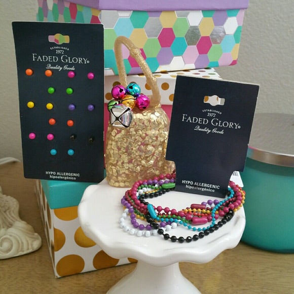 Faded Glory Jewelry - Faded Glory Multicolored Jewelry Set & B&BW Holder
